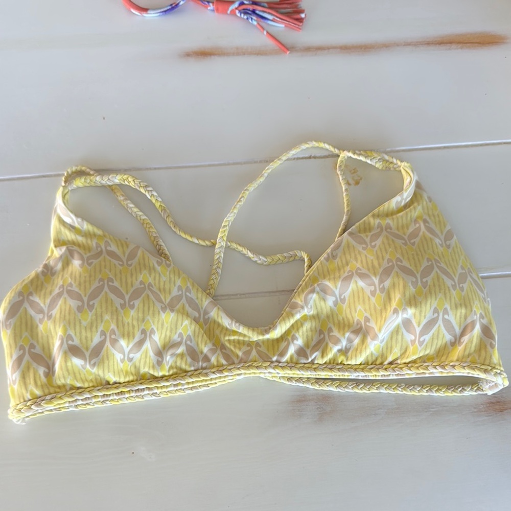 Frankie’s bikinis Yellow Patterned Bikini Top